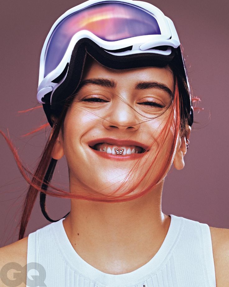 Celebrity tooth gems: Bella Hadid, Hailey Bieber, and Drake designs in 2026