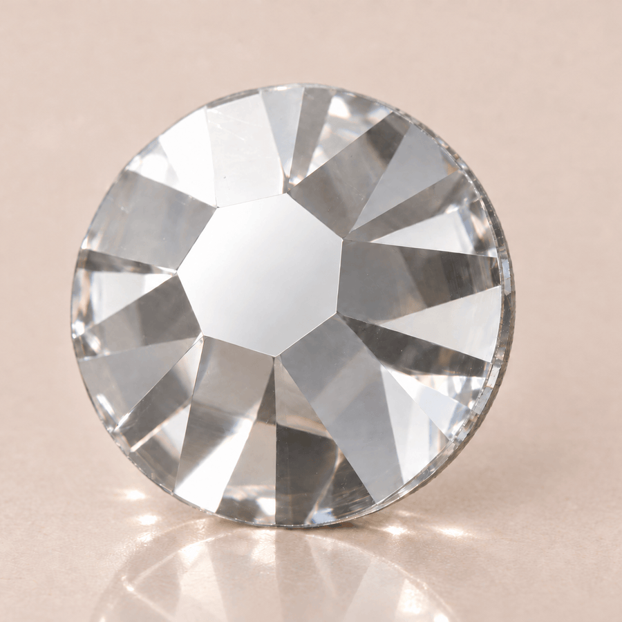 Strass dentaire Crystal Swarovski — vue très agrandie