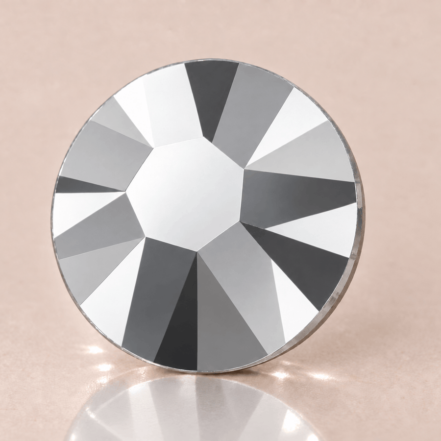 Swarovski Crystal Light Chrome トゥースジェム（拡大写真）