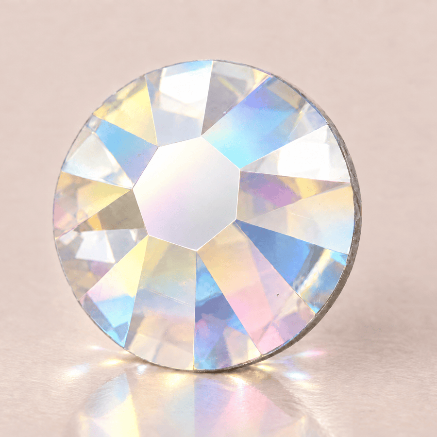 Swarovski Crystal Shimmer tooth gems — sterk vergroot