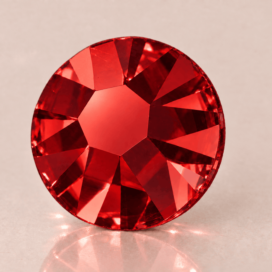 Swarovski Light Siam Tooth Gems — sterk vergroot