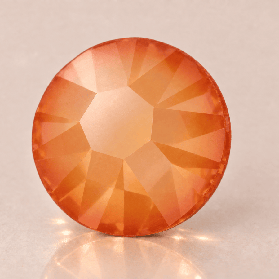 Swarovski Mango Ignite tooth gems — sterk vergroot