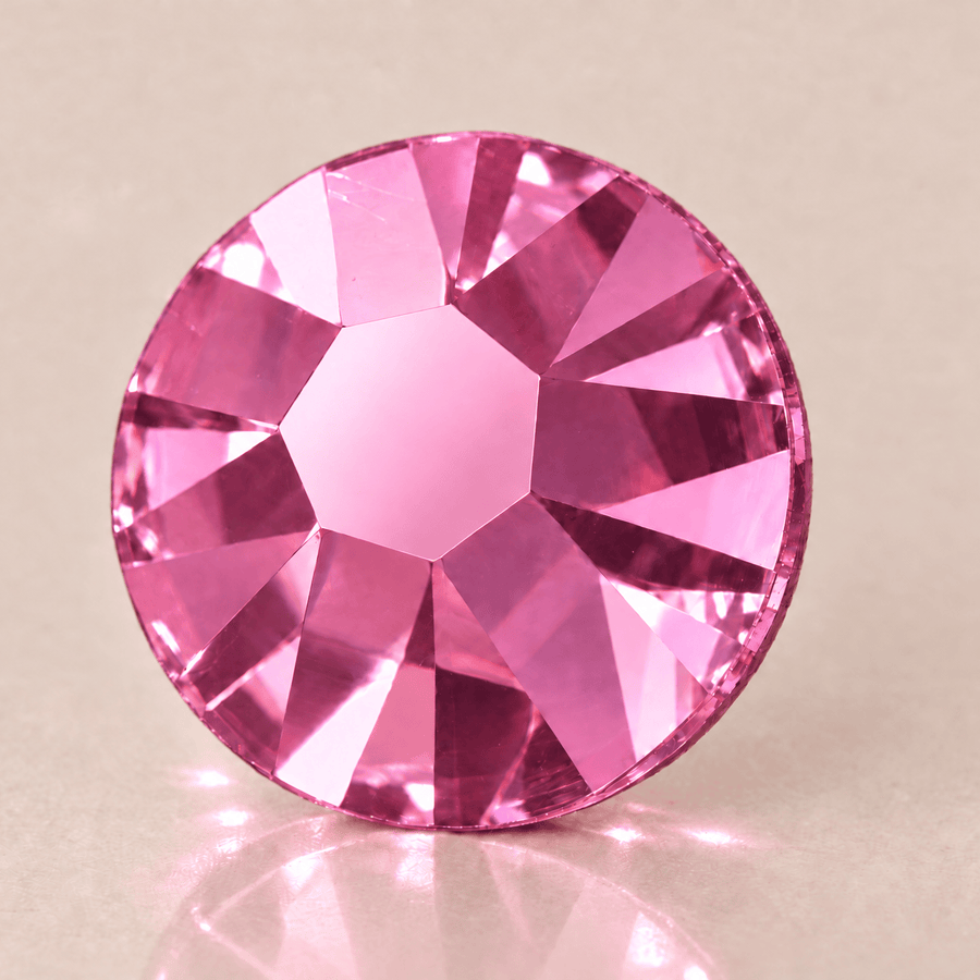 Swarovski Rose Tooth Gems — sterk vergroot