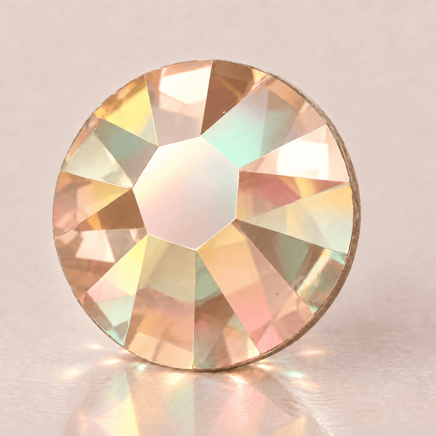 Swarovski Silk Shimmer tooth gems — sterk vergroot